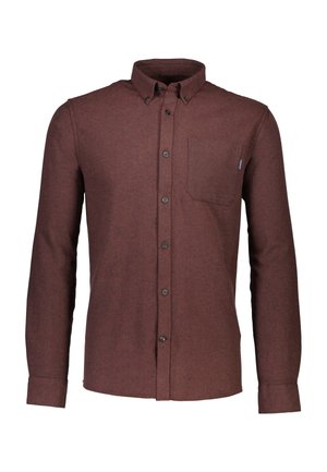 Camisa de hombre de manga larga y con botones en tejido burdeos oscuro. Presenta un bolsillo en el pecho, botones negros y un cuello clásico.