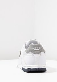 bugatti Sneakers - white
