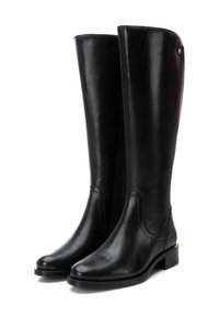 Bota Carmela 67566 Piel Negra Para Mujer En