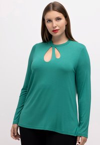 Ulla Popken CUT-OUT CLASSIC STEHKRAGEN LANGARM - Langærmet T-shirt - türkis grün