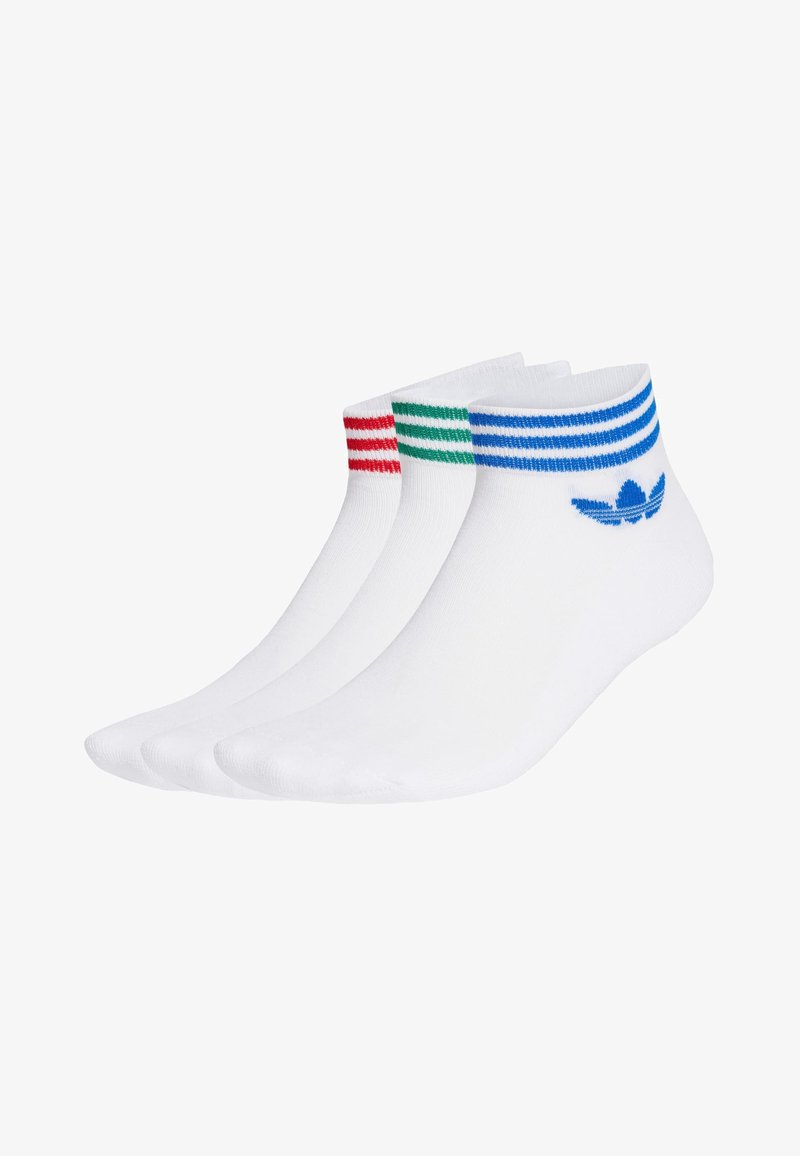 Tri para razlog odkrilnih nogavic, bele zabarvane z barvnimi robovi — rdeča, zelena in modra. Imajo modro Adidasovo logo na eni nogavici.