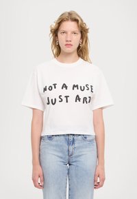 MAX&Co. BOXYCLAIM biały