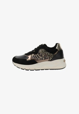 Czarne i złote sportowe sneakersy z leoparda wzorem, metalicznymi akcentami oraz teksturowanym wierzchem na białej podeszwie.