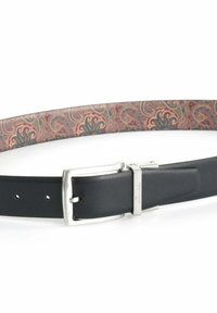 Schwarzer Ledergürtel mit einer silbernen Metallschnalle. Die Innenseite hat ein Paisley-Muster in Rot-, Blau- und Grüntönen.