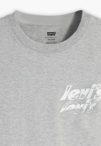 Levi's® RELAXED FIT - Printtipaita - original white