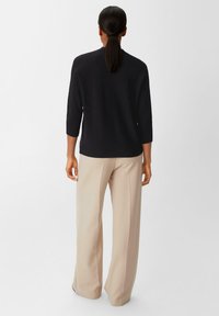 comma - Sweter