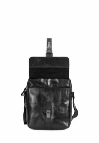 Czarna skórzana torba na ramię o gładkim wykończeniu, z regulowanym paskiem i z klapą na górze; posiada przednią kieszeń na zamek błyskawiczny oraz subtelną detaliczną ozdobę.