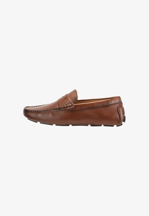 Bruine leren loafers met een gestikte detaillering aan de voorkant en een rubberen zool, die zorgen voor een comfortabele, flexibele pasvorm.