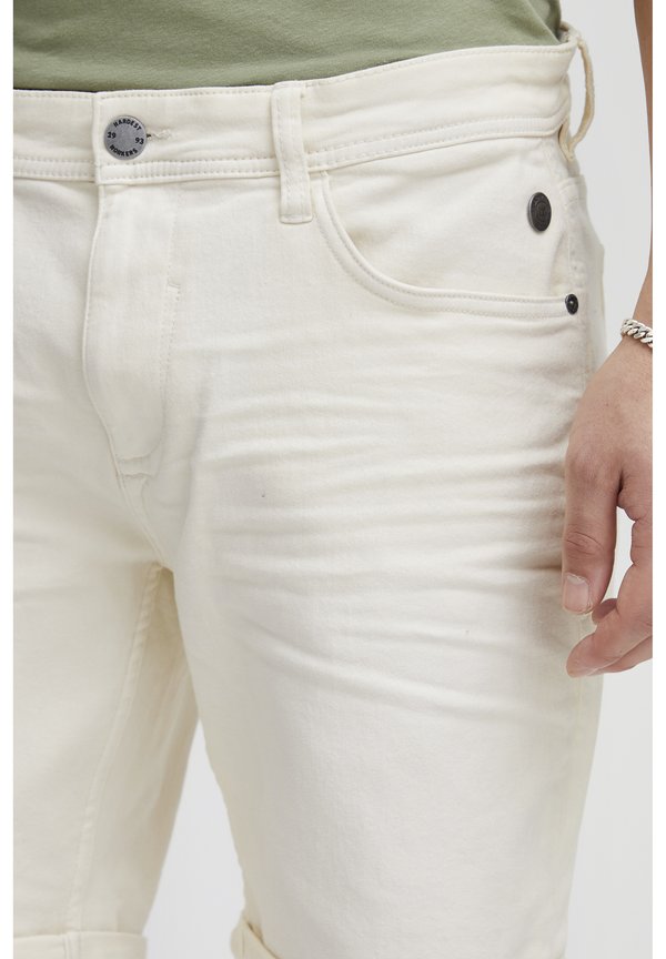 BHJOGG SLIM/ REGULAR FIT - Denim shorts - cloud cream2