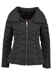 Zwarte donsjack met een hoge kraag, ritssluiting aan de voorkant en een geruit patroon in diamantvorm. Heeft gouden details en twee steekzakken aan de zijkant.