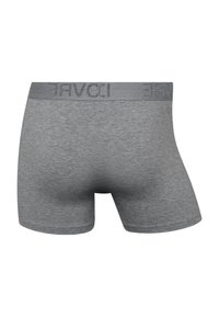 Grå boxer shorts lavet af blød bomulsblanding, med en glat talje med branding, præsenteret fra bagansigtet.