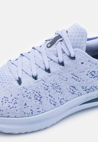 Under Armour VELOCITI 3 - Scarpe da corsa su strada - celeste/starlight/white