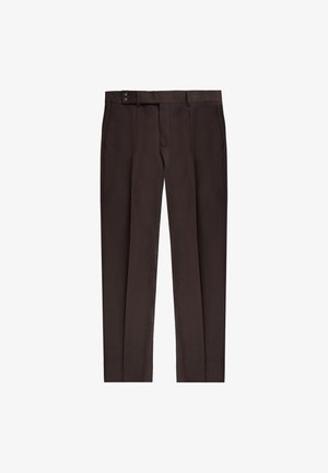 Braune maßgeschneiderte Hose mit flacher Vorderseite, zwei Seitentaschen und zwei Gesäßtaschen. Hergestellt aus glattem Stoff mit geradem Schnitt.