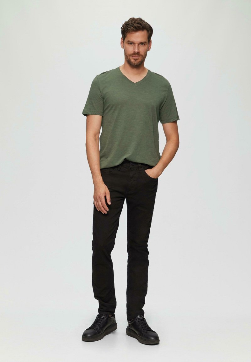 s.Oliver MET V-HALS EN SLUBSTRUCTUUR - T-shirt basic - olivgrün