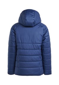Granatowa, puchowa kurtka z kapturem, z poziomymi pikowanymi sekcjami, gładką fakturą i zamkiem błyskawicznym.