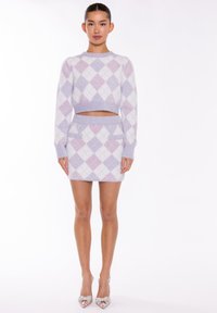Glamorous MULTI GLITTER CROP - Strickpullover - lilac metallic argyle
