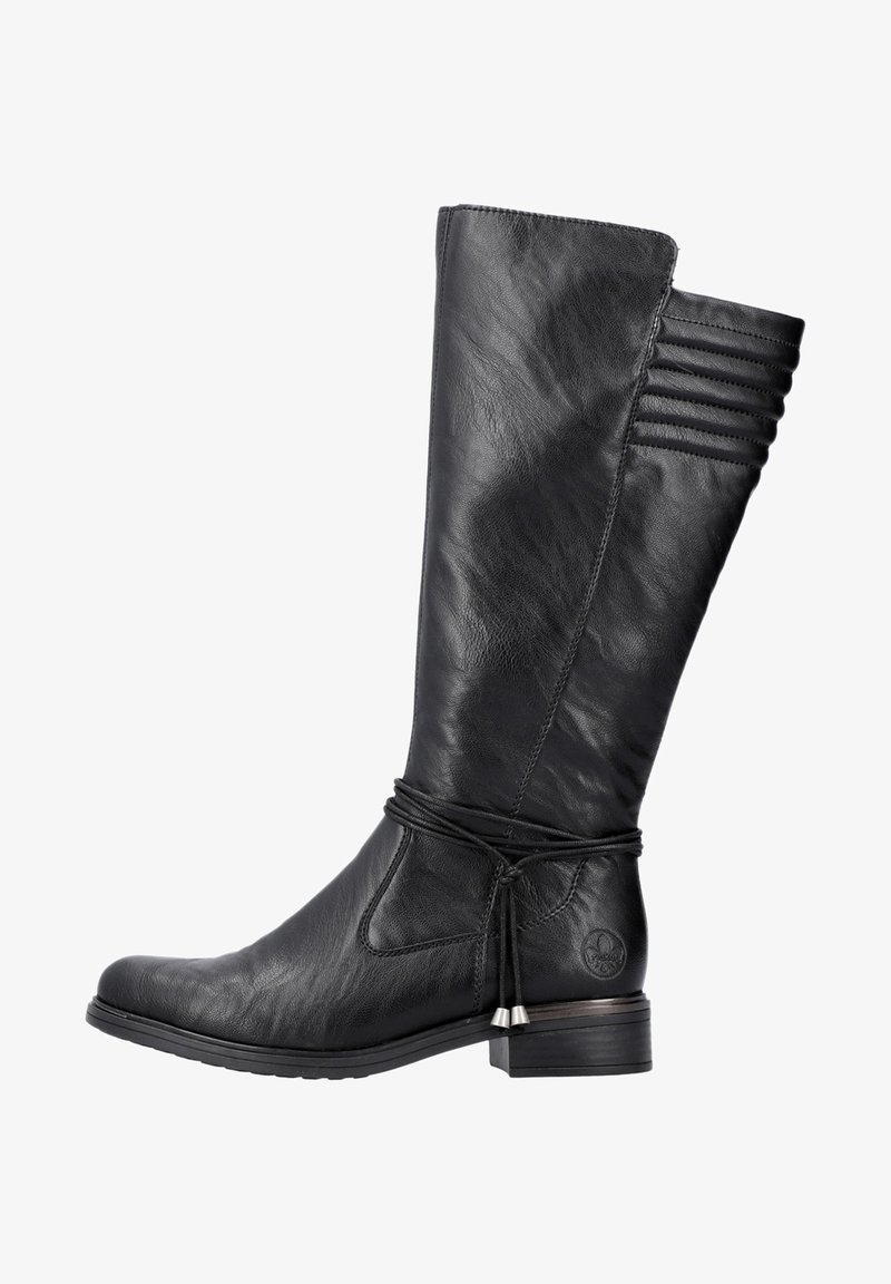 Botte en cuir noir montante avec une finition lisse, un design ajusté, des accents côtelés en haut, et un talon empilé avec des détails de lacets.