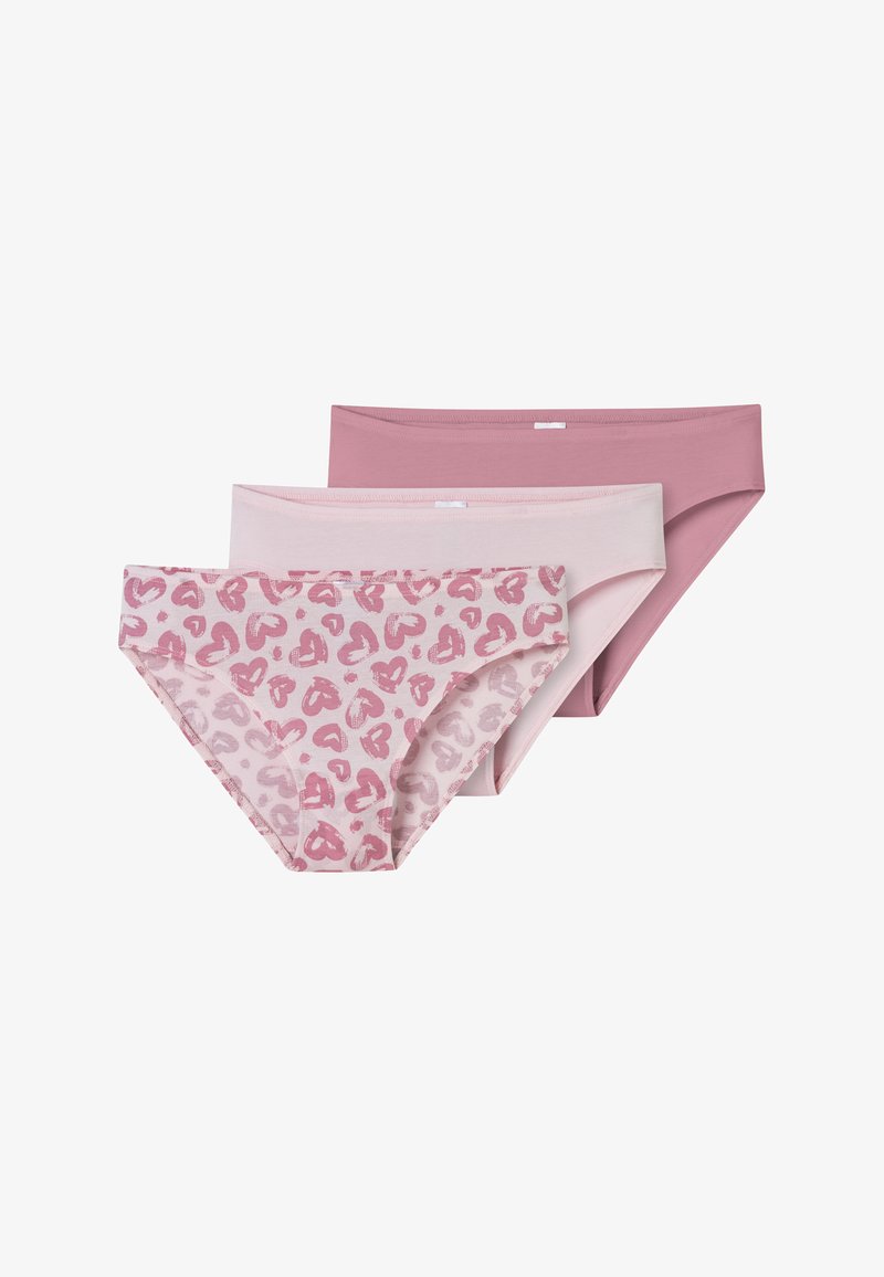 Dreierpack Damenslips in verschiedenen Pinktönen. Einer hat ein pinkes Herzmuster; die anderen sind in einfarbig hellpink und dunkelpink.