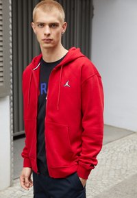 Jordan - HOODIE - Jaka ar rāvējslēdzēju - gym red/white Miniatūras attēls 1