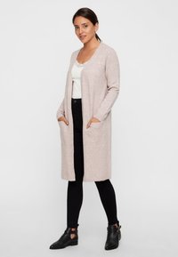 Vero Moda VMDOFFY LS LONG OPEN GA NOOS - Kofta - woodrose
