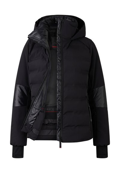 Zwarte pufferjas met rits aan de voorkant, capuchon en gewatteerd ontwerp. Heeft contrasterende panelen en een gladde textuur. Binnenin een tailleband met logo.