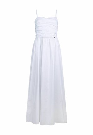 Valge varrukateta maksikleiti, millel on kogutud ülakehaosa ja õhukesed õlapaelad, voolav seelik ning liibuv vöökoht, ühtlase taustaga.