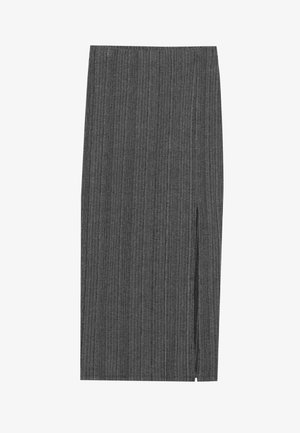 Saia lápis cinza de malha canelada com uma fenda lateral, design ajustado, comprimento médio e tecido texturizado. Sem hardware visível ou detalhes adicionais.