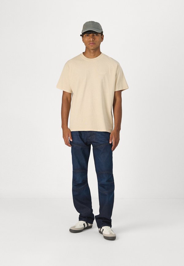 5620 3D REGULAR - Relaxed fit jeans - worn in frisian night2