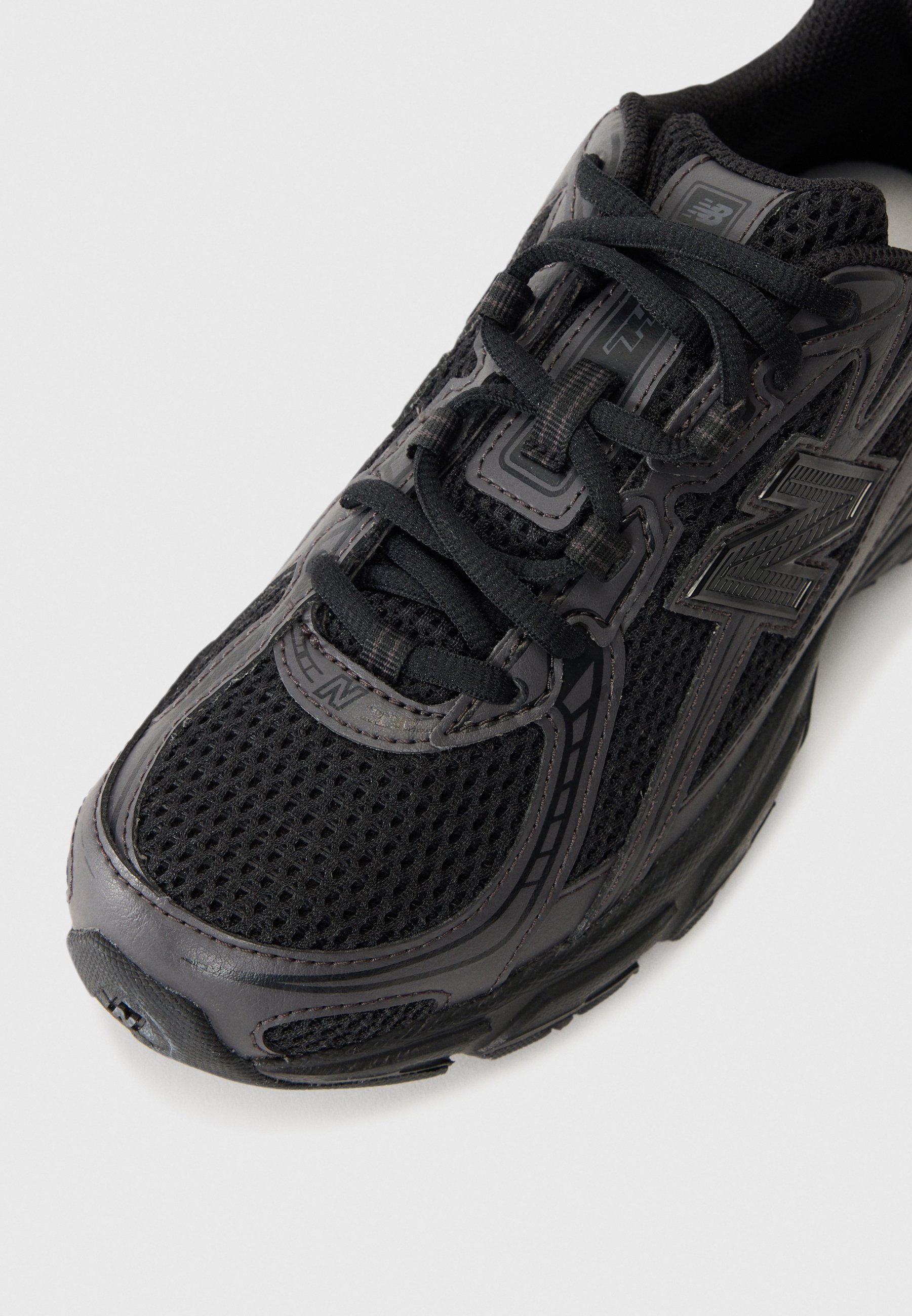New Balance 740 UNISEX - Trainers - black cement/black - Zalando.co.uk