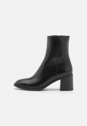 LEATHER - Bottines - black