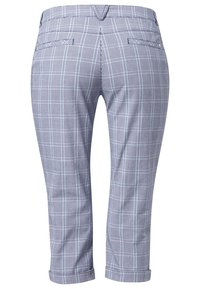 Ruudulliset housut sinisenä ja valkoisena, slim fit -malli, käännetyt hihansuut sekä kaksi takataskua hienovaraisilla ompelu yksityiskohdilla.