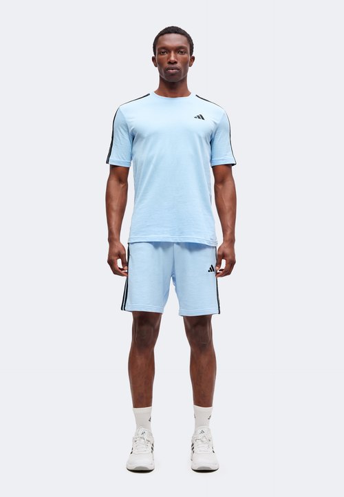 adidas ESSENTIALS 3 STRIPES LEFT CHEST - Sports T-shirt - clear sky/black — foto 2
