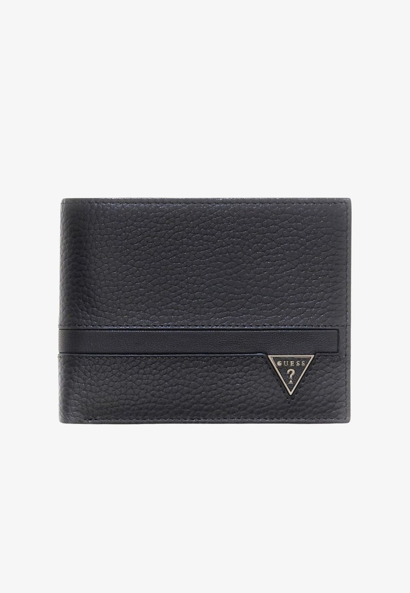 Portefeuille bifold en cuir noir texturé avec une bande horizontale et un petit logo métallique triangulaire Guess en bas à droite.