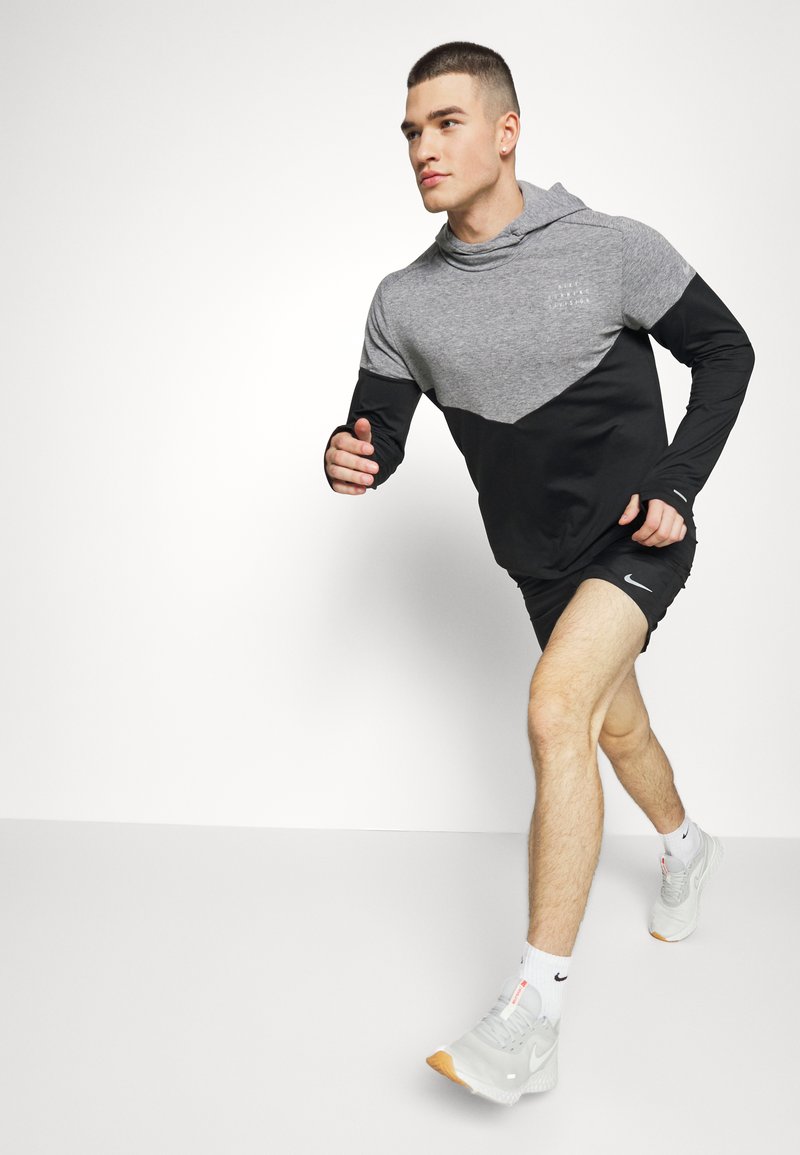 nike men's hooded t shirt