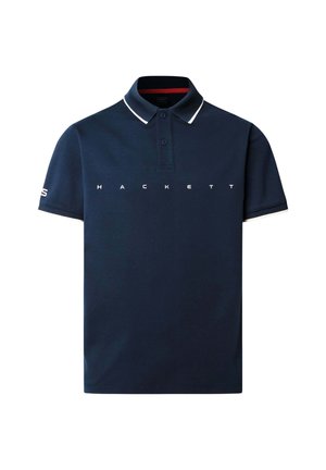 Polo bleu marine avec un col à deux boutons, orné de bordures blanches, et le mot "HACKETT" en grandes lettres sur la poitrine. Coupe classique.