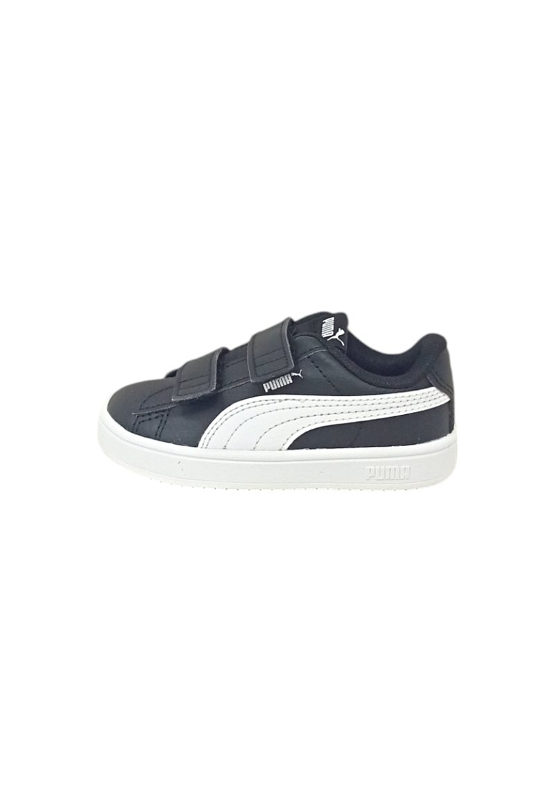 Chaussure de sport noir et blanc avec un dessus en synthétique lisse, deux brides auto-agrippantes, un embout arrondi et une semelle en caoutchouc blanc.