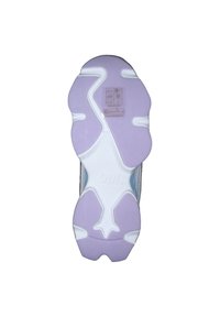 Suela de zapato con una combinación de colores blanco y lavanda. Presenta un caucho con patrón para mayor agarre. Se observan marcas de estampado y símbolos de cuidado.