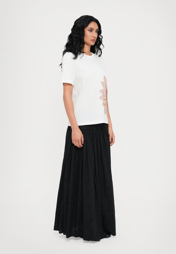 ZINNIA - Print T-shirt2