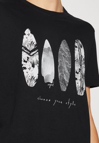 Esprit TEE - T-shirts med print - black