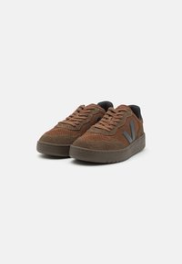 Veja V 90 - Baskets basses - walnut/black