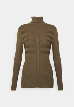 Pull à col roulé côtelé vert olive avec manches longues et motif à rayures horizontales subtiles sur la poitrine et le haut des bras.