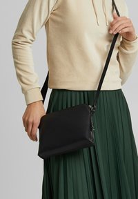 Esprit Borsa a mano - black