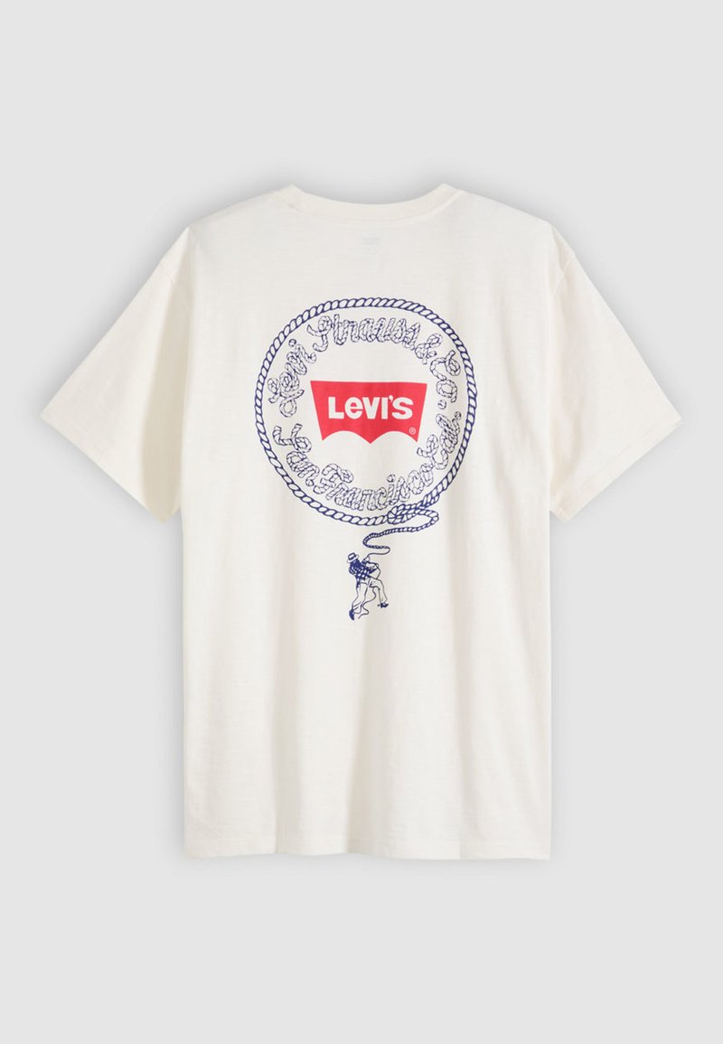 T-shirt en coton blanc avec un motif imprimé bleu encadré d'une bordure en corde et un logo Levi's rouge au centre. Manches courtes et coupe standard.