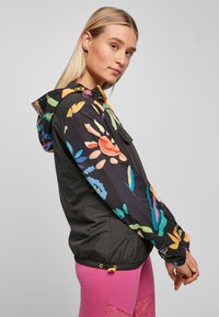 Urban Classics Vējjaka - blackfruity