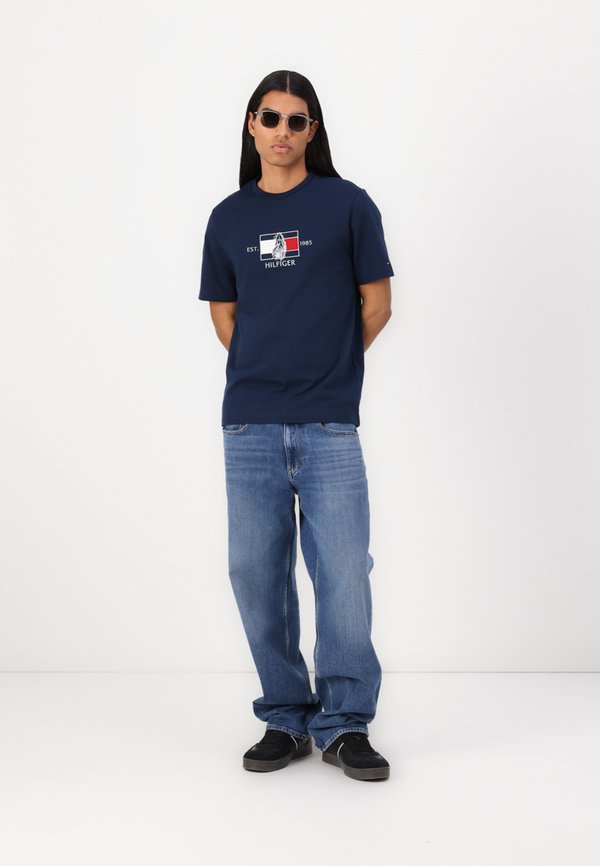 FLAG SAILING TEE - Print T-shirt - night sky2