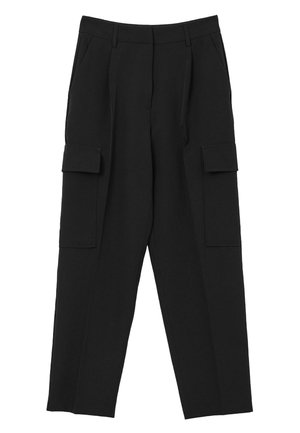 Schwarze Cargo-Hose mit geradem Schnitt, ausgestattet mit zwei Seitentaschen und zwei Klapptaschen an den Oberschenkeln. Hergestellt aus einem strapazierfähigen, strukturierten Stoff.
