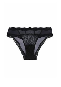 Chiloți tanga din dantelă neagră, cu panouri din plasă transparentă, având un model floral la spate, bandă elastică la talie și un mic accent sub formă de fundiță în față.