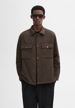 WITH POCKET DETAILS - Light jacket - brown