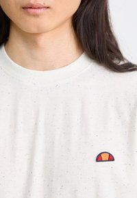 Ellesse GAUGUIN TEE - Basic T-shirt - off white