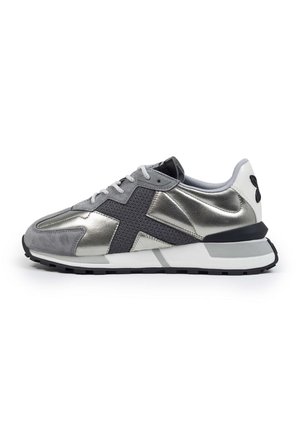 MUNICH SOKU - Trainers - silver
